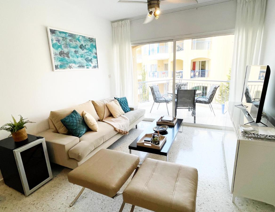 Direct Sea View & Quality Bed - Kings Palace 1 Bed بافوس المظهر الخارجي الصورة