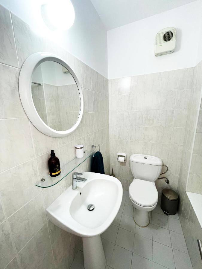 Direct Sea View & Quality Bed - Kings Palace 1 Bed بافوس المظهر الخارجي الصورة