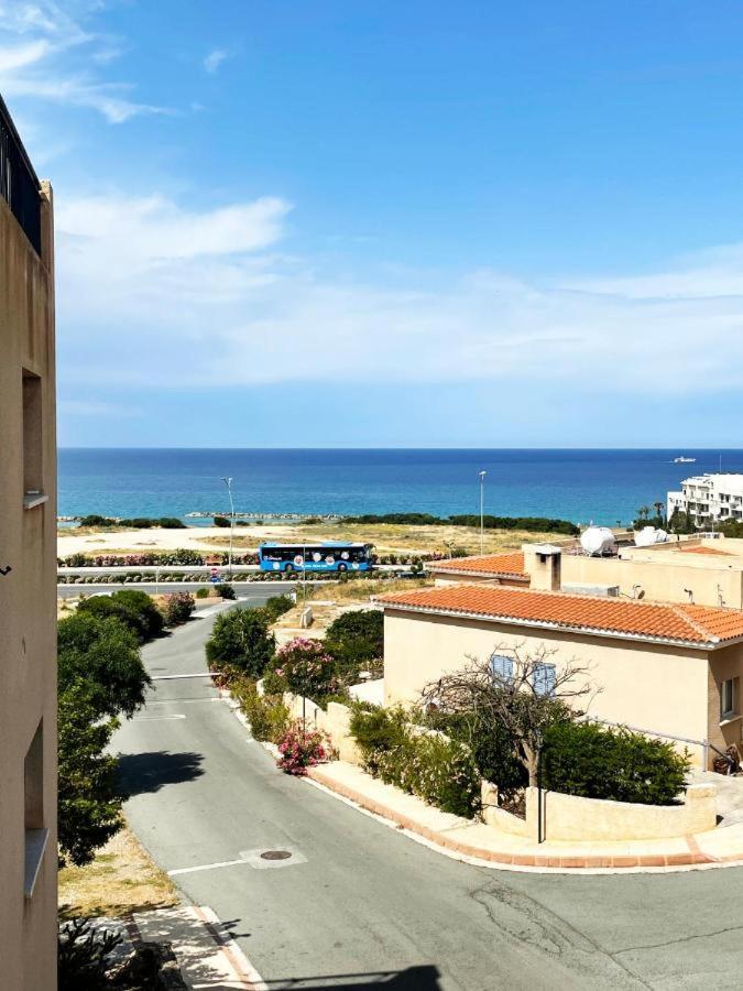 Direct Sea View & Quality Bed - Kings Palace 1 Bed بافوس المظهر الخارجي الصورة